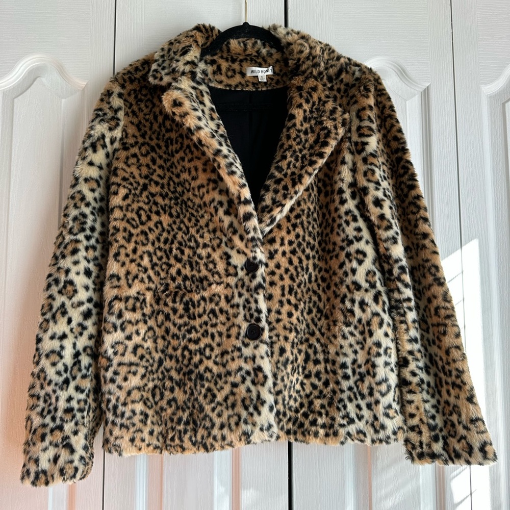 Wild honey faux fur leopard print jacket size small